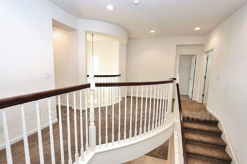 208 Blue Pine Ct - Photo 5 of 38