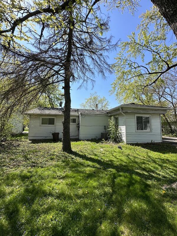 17841 John Ave - Photo 2 of 14