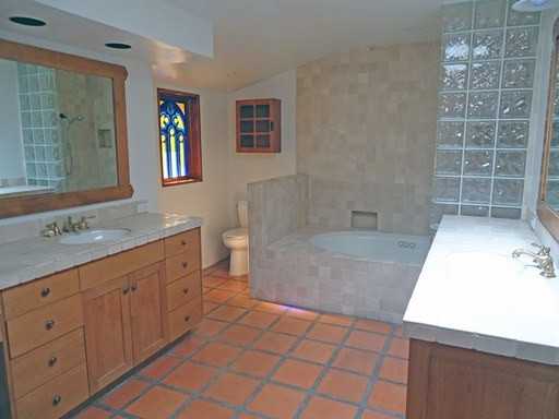 226 N Luring Dr - Photo 3 of 57