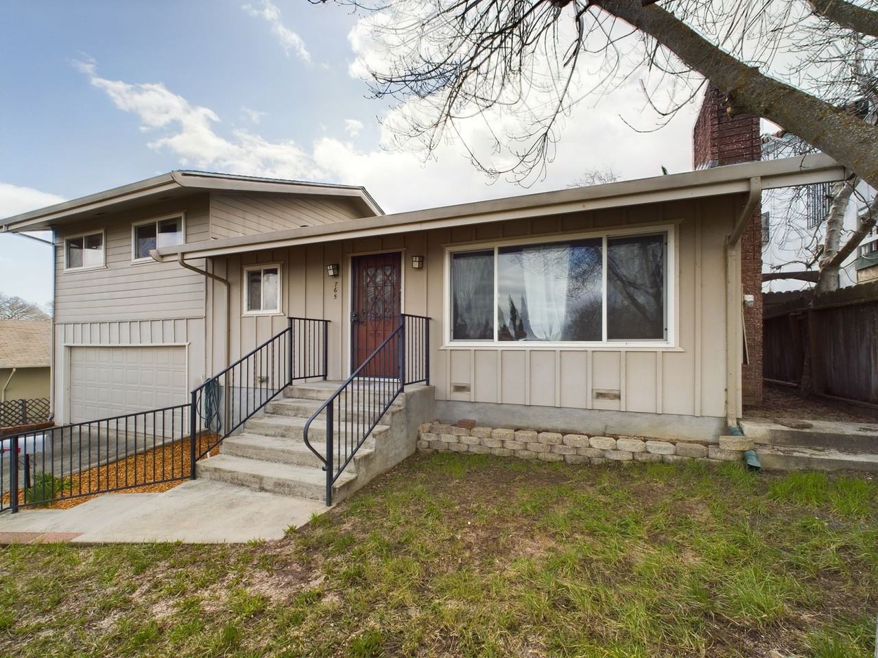 765 14th St - Photo 2 of 18