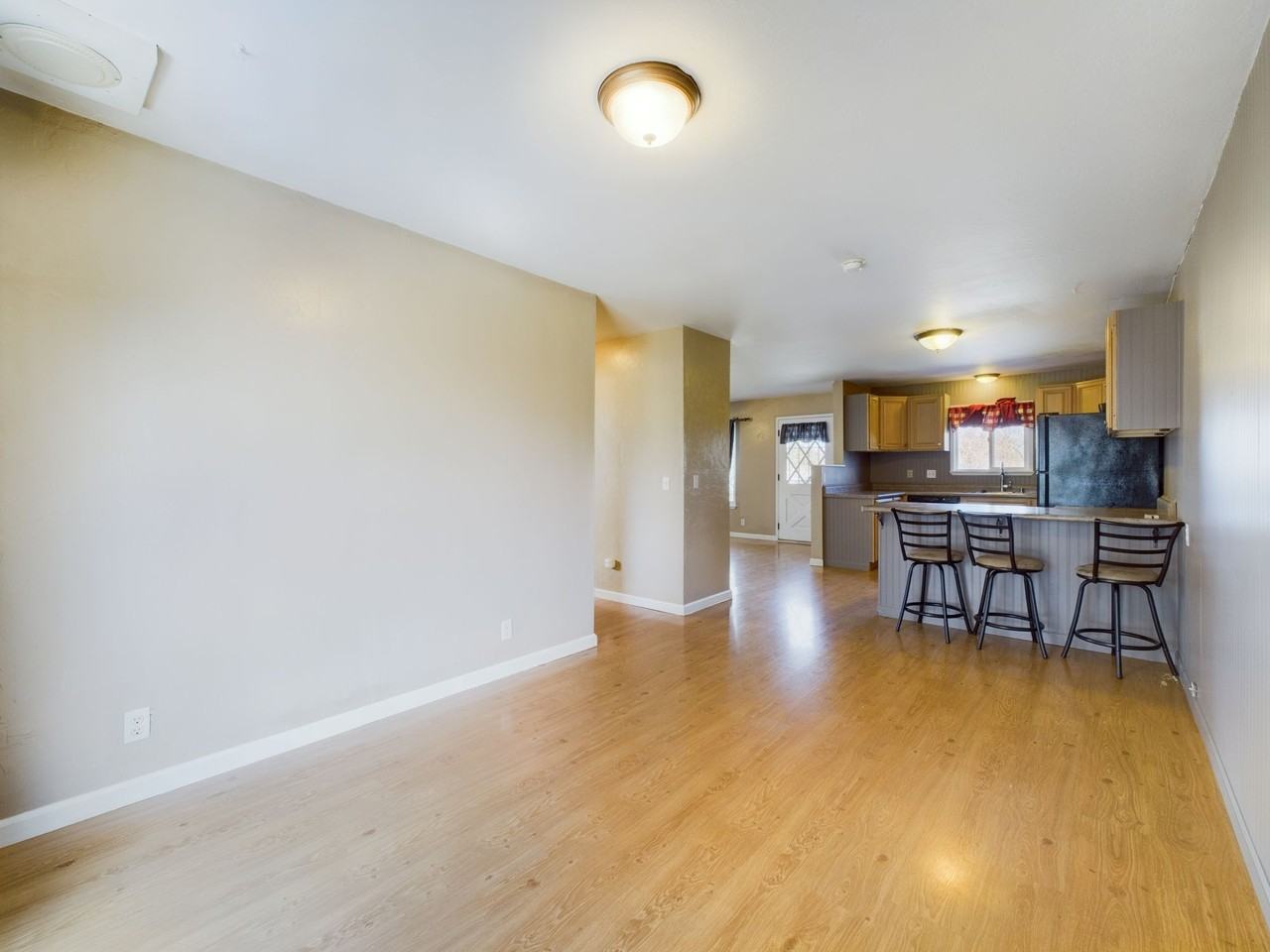 765 14th St - Photo 3 of 18