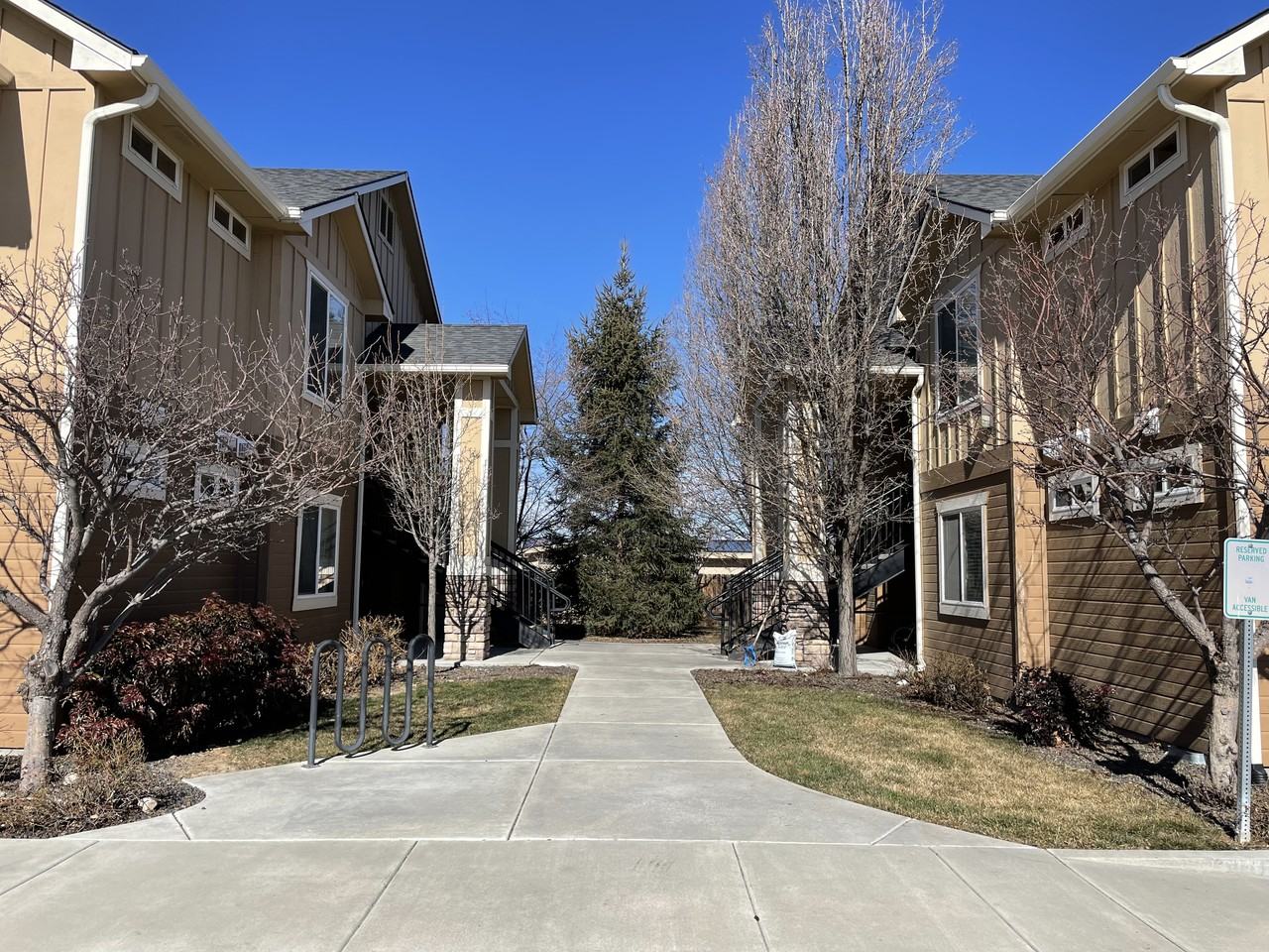 10616 W Wasdale Dr - Photo 2 of 4