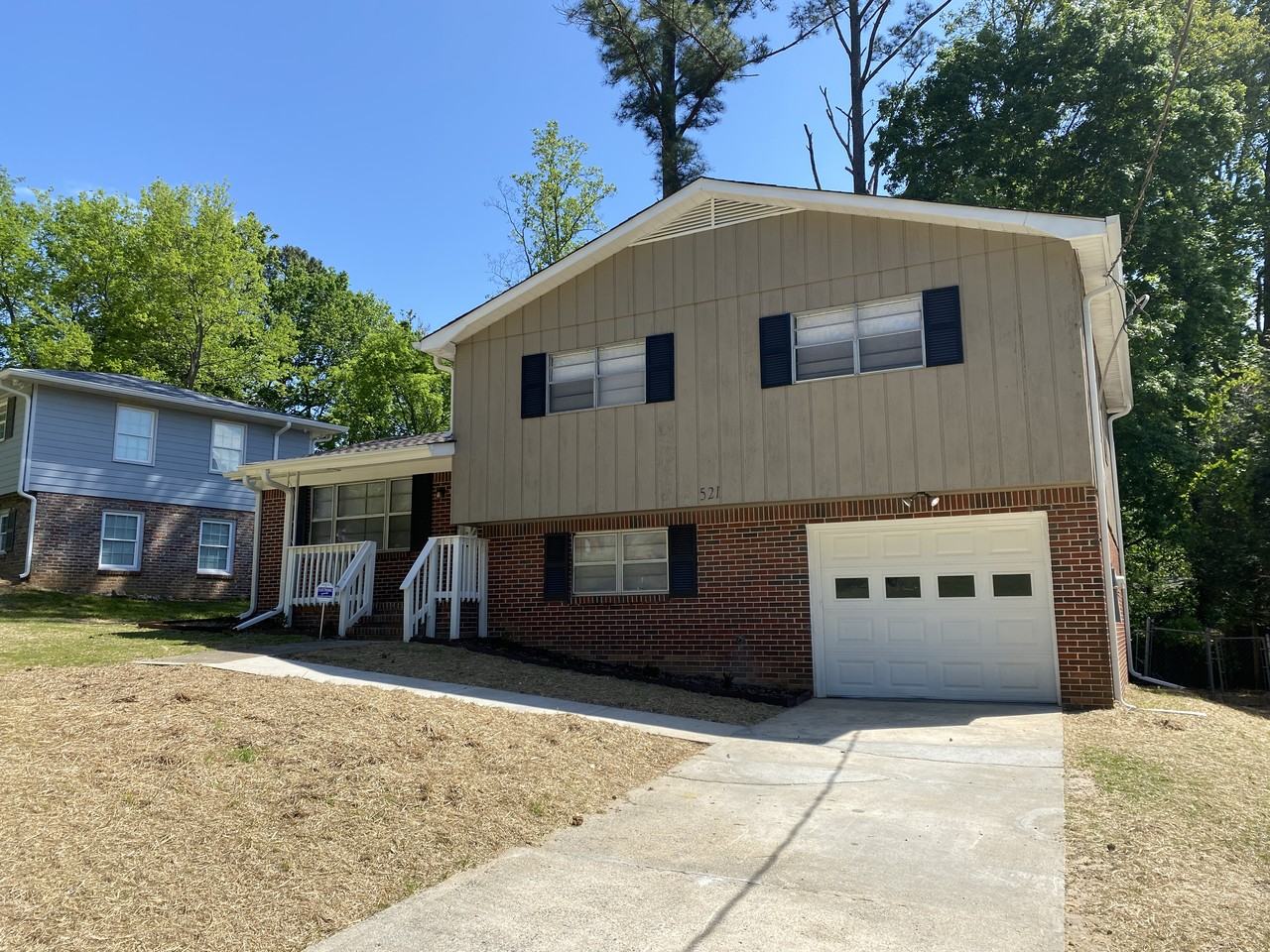 521 Rosewell Ln - Photo 2 of 26