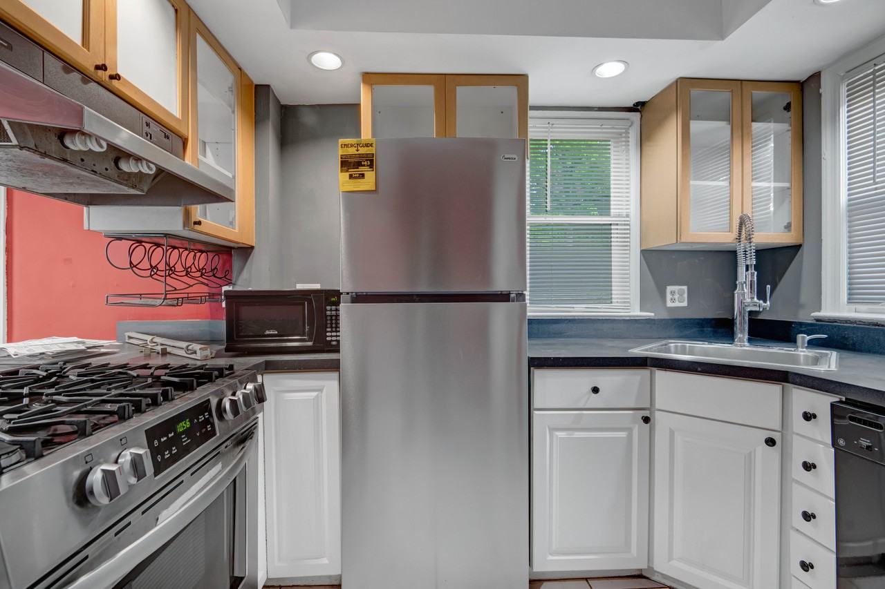 1837 S George Mason Dr - Photo 3 of 21