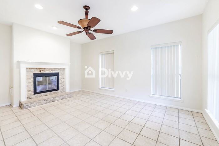 326 Dunford Ct - Photo 3 of 15