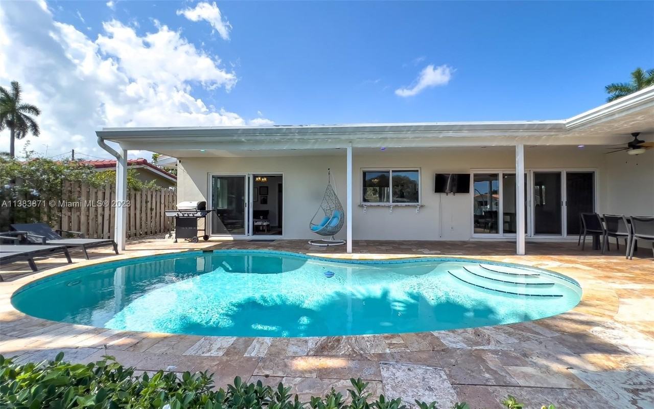 1466 Ne 57th Ct - Photo 4 of 50