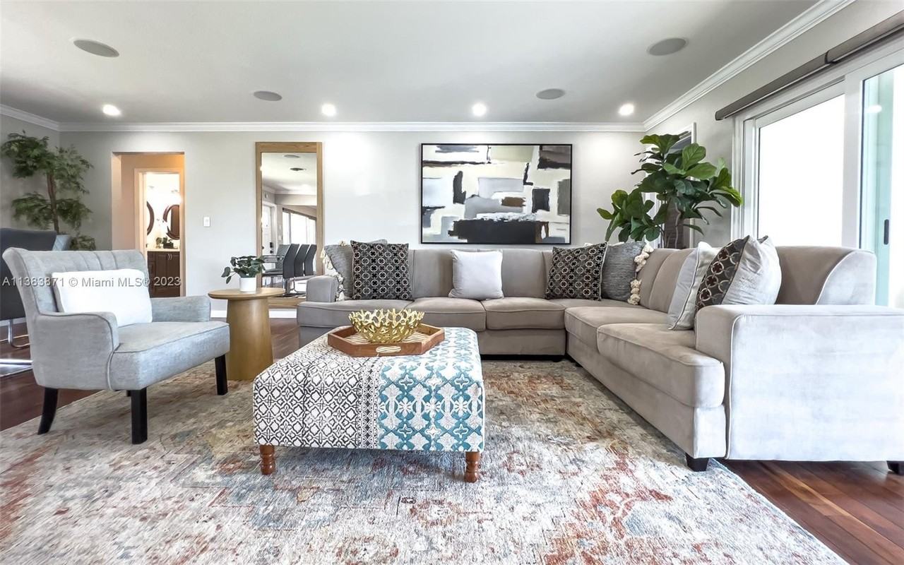 1466 Ne 57th Ct - Photo 7 of 50