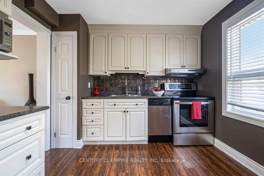 242 Wilson Drive - Photo 2 of 8