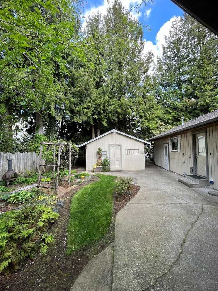 601 N Forest Ct - Photo 2 of 19