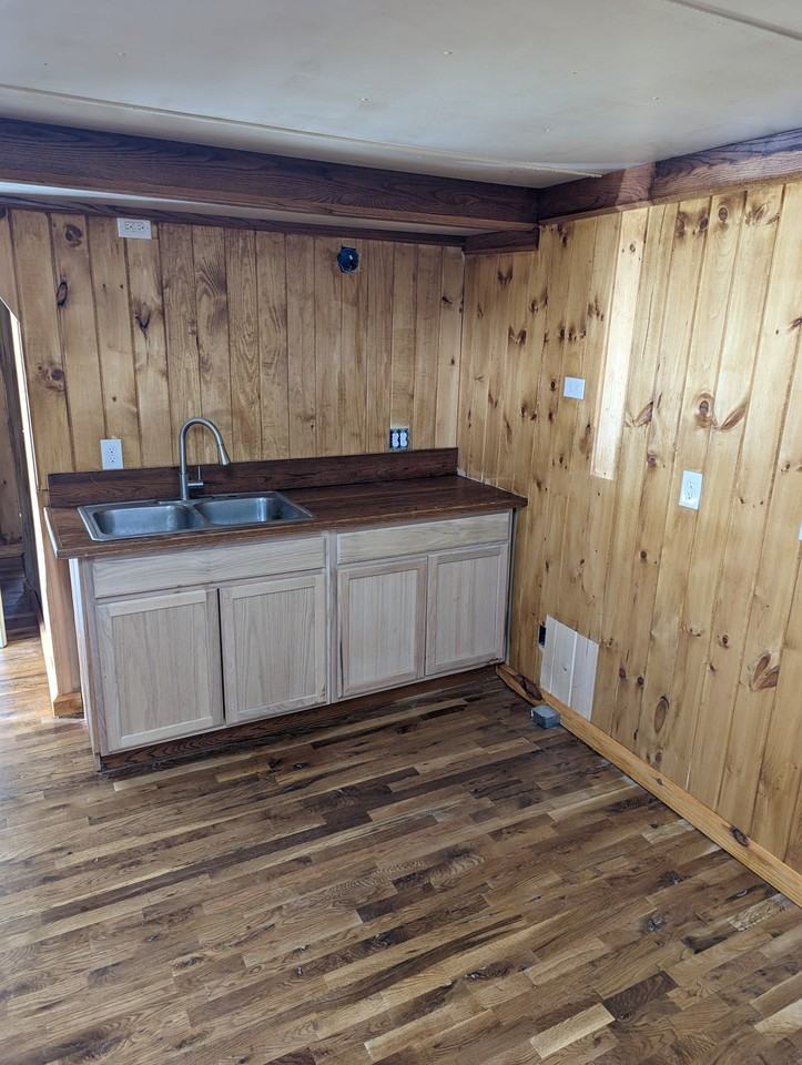 2215 2nd St Ne #NA - Photo 2 of 9