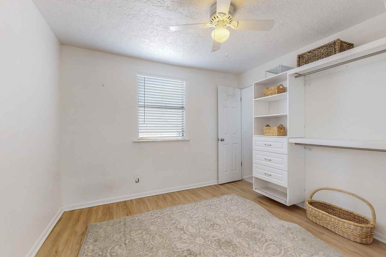 2701 Christine St Ne #NA - Photo 3 of 12