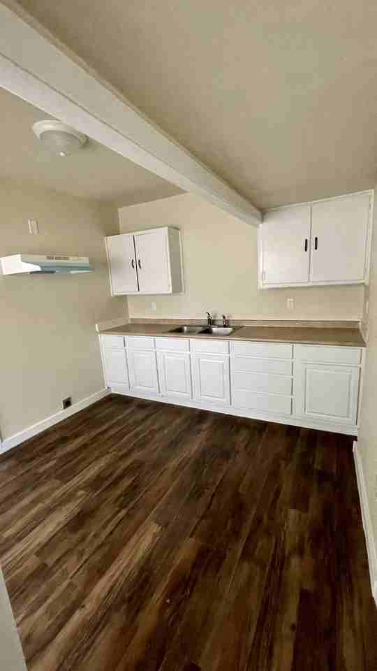 533 Calumet Ave - Photo 2 of 6