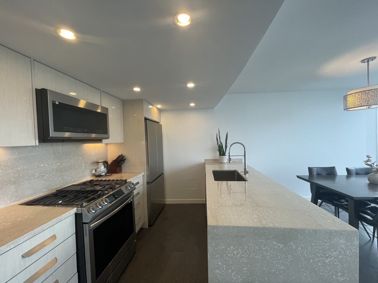 938 Nelson St #3305 - Photo 4 of 31