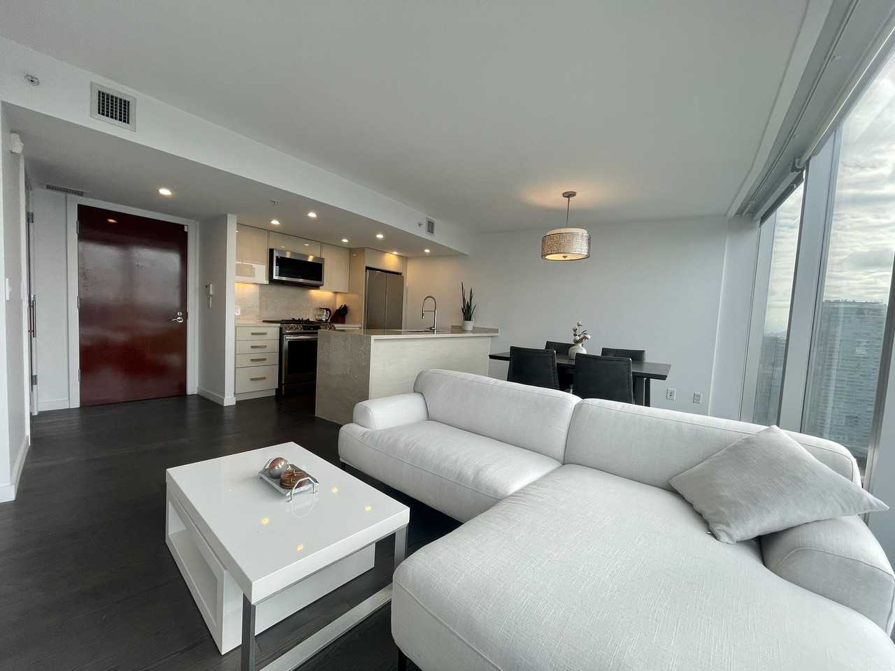 938 Nelson St #3305 - Photo 3 of 31