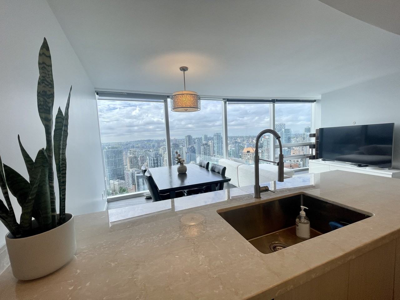 938 Nelson St #3305 - Photo 5 of 31