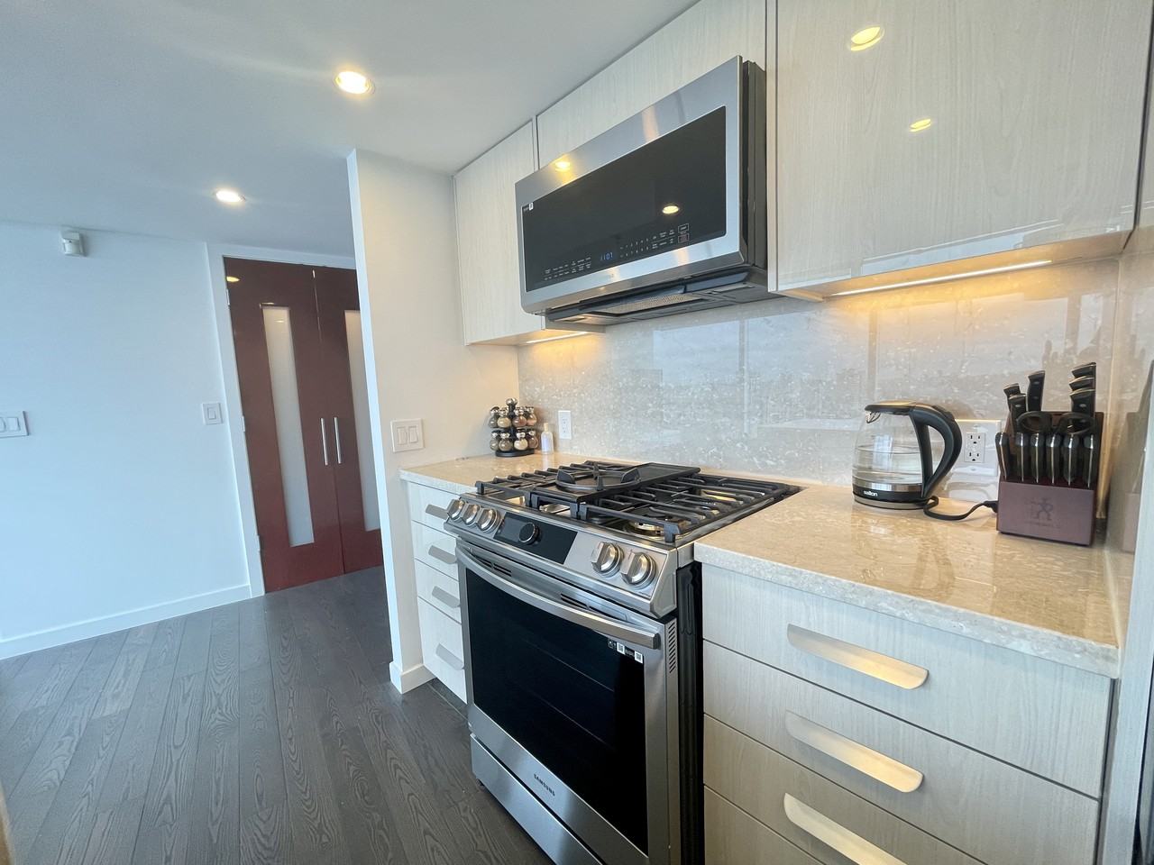 938 Nelson St #3305 - Photo 6 of 31