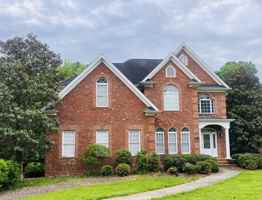 featured image of 2140 Rossmore Rd #1