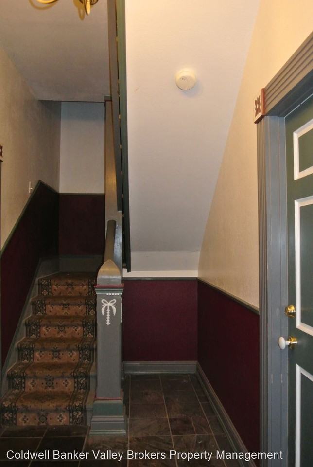 1105 1st Avenue NE - Photo 3 of 17