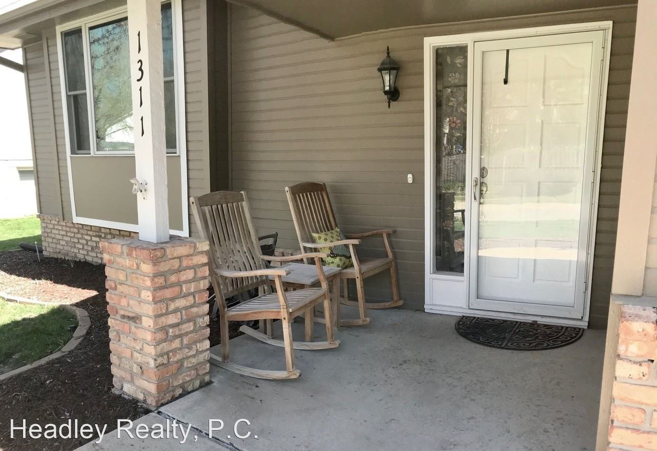 1311 Beechwood Ave - Photo 3 of 31