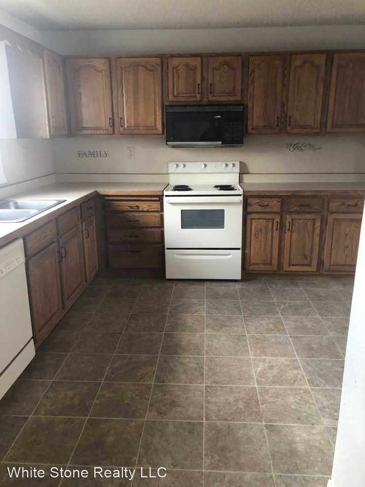 604 3rd St - Photo 3 of 16