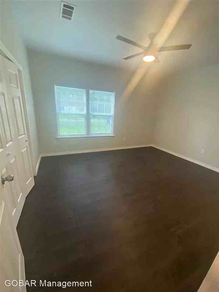 1285 Alberta St - Photo 2 of 13