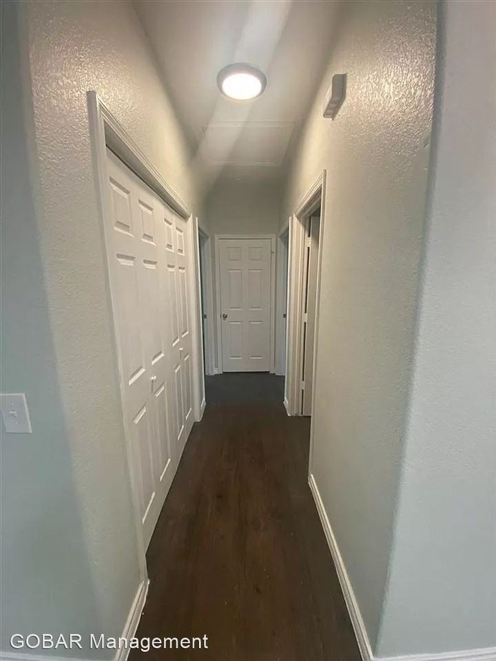 1285 Alberta St - Photo 3 of 13