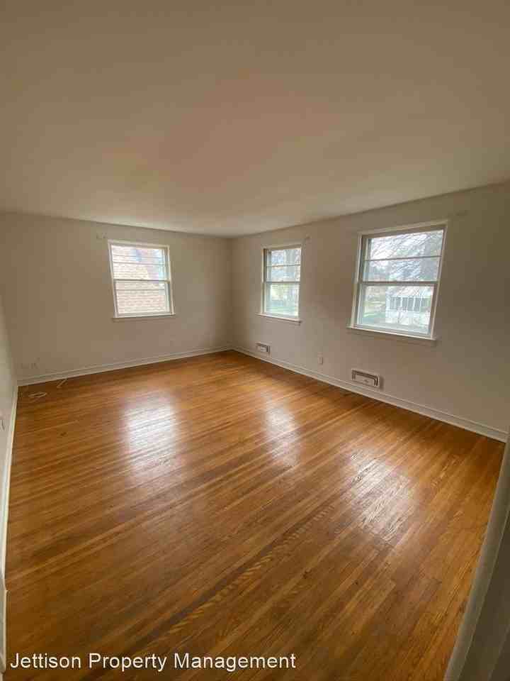 130 Raleigh St - Photo 2 of 24