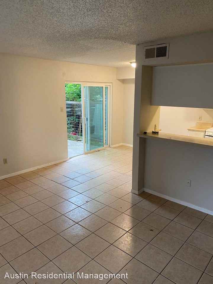 1315 Southport - Photo 3 of 9