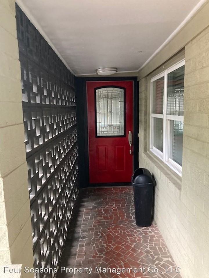 2096 Pat Lane - Photo 2 of 16