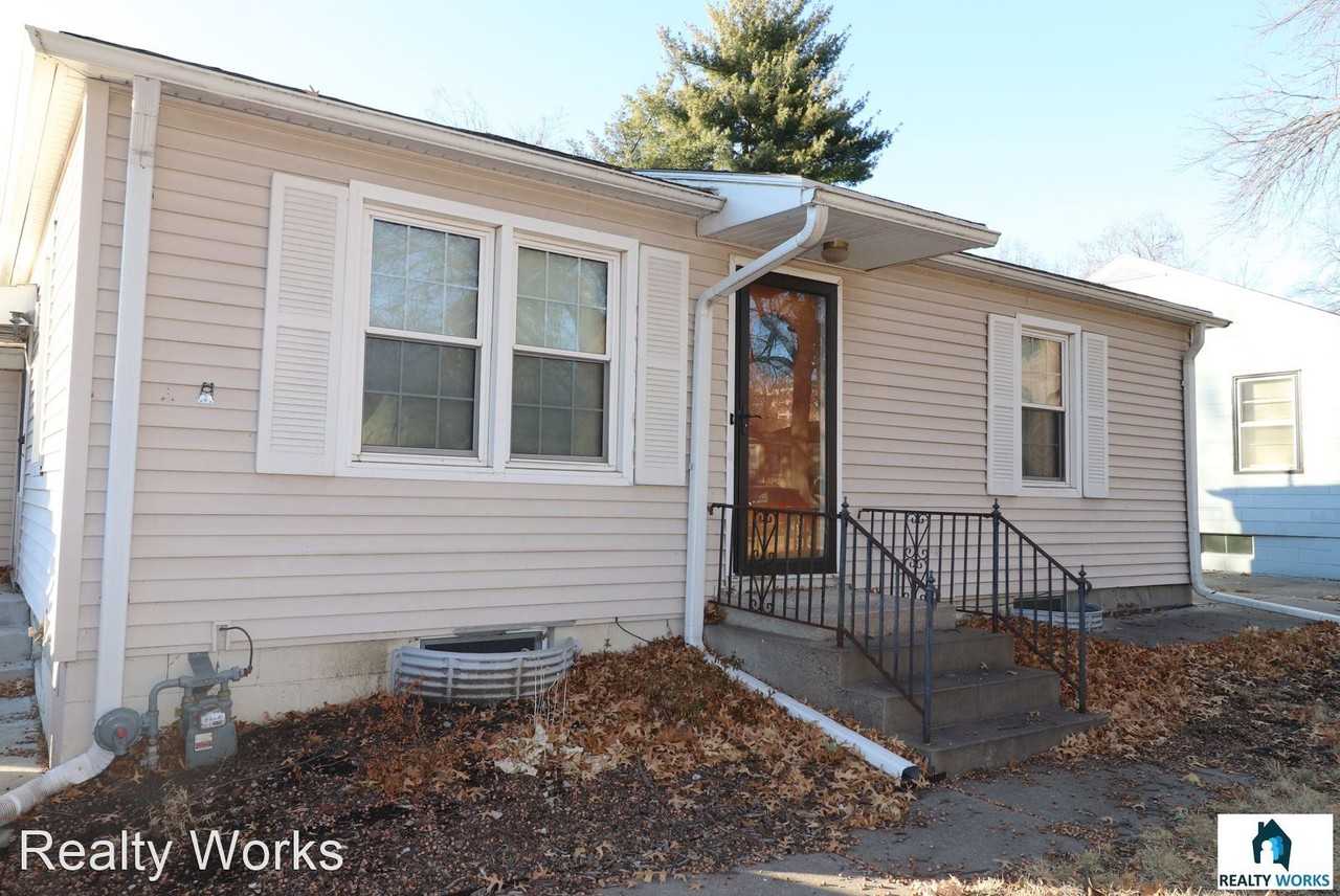 1845 S 47th St, Lincoln, NE 68506 3 Bedroom House for 1,400/month Zumper