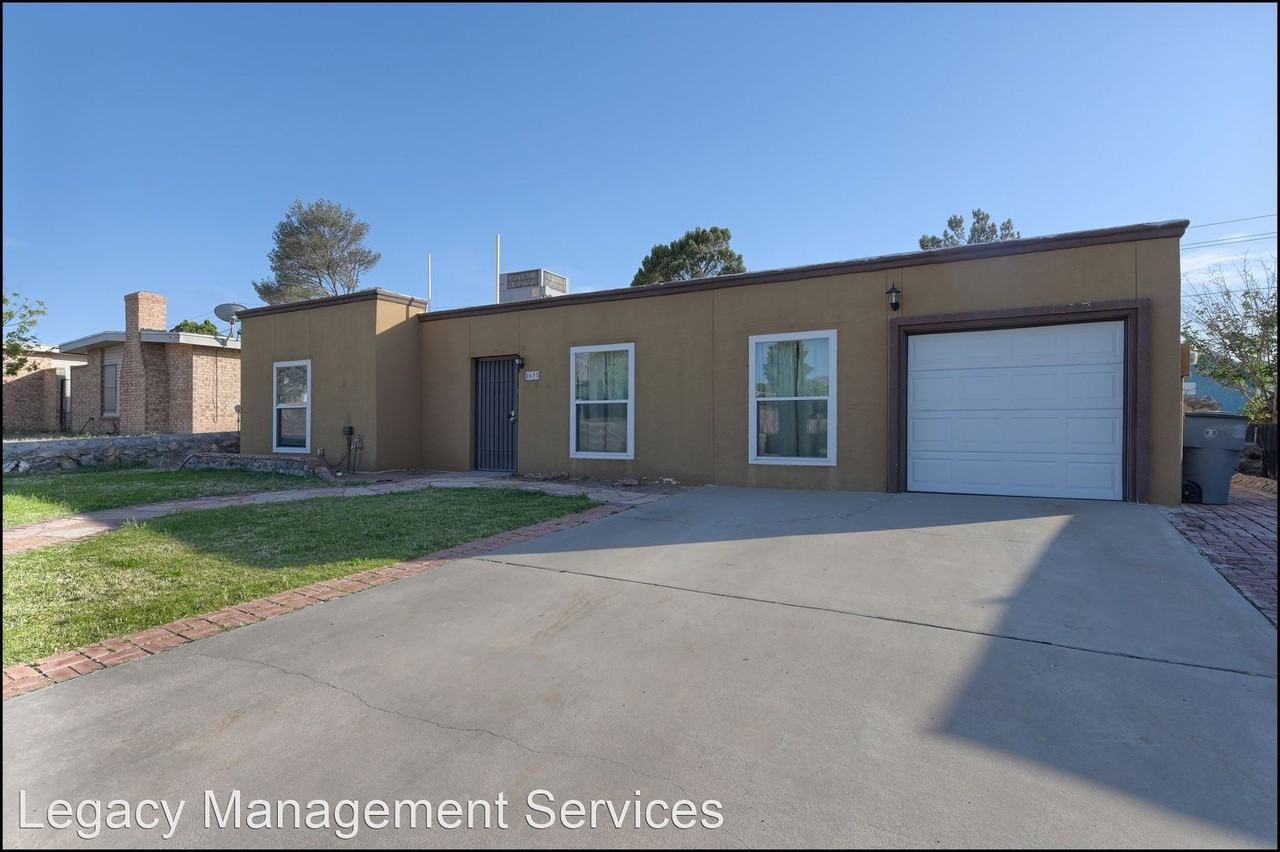 8633 Saratoga Dr - Photo 3 of 43