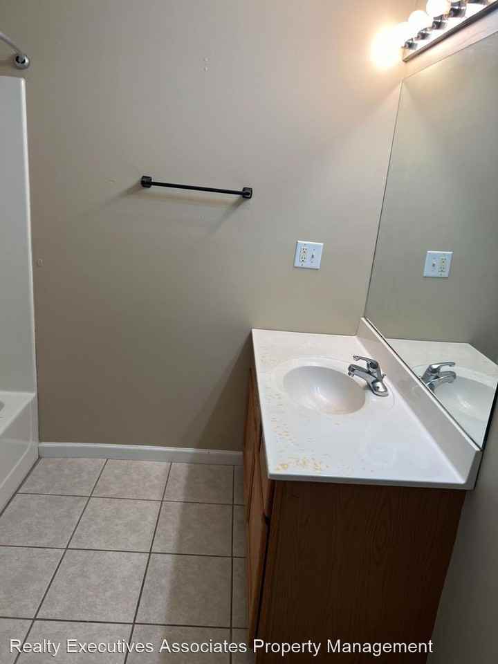 162 Stone Henge Ln ##D2 - Photo 2 of 13