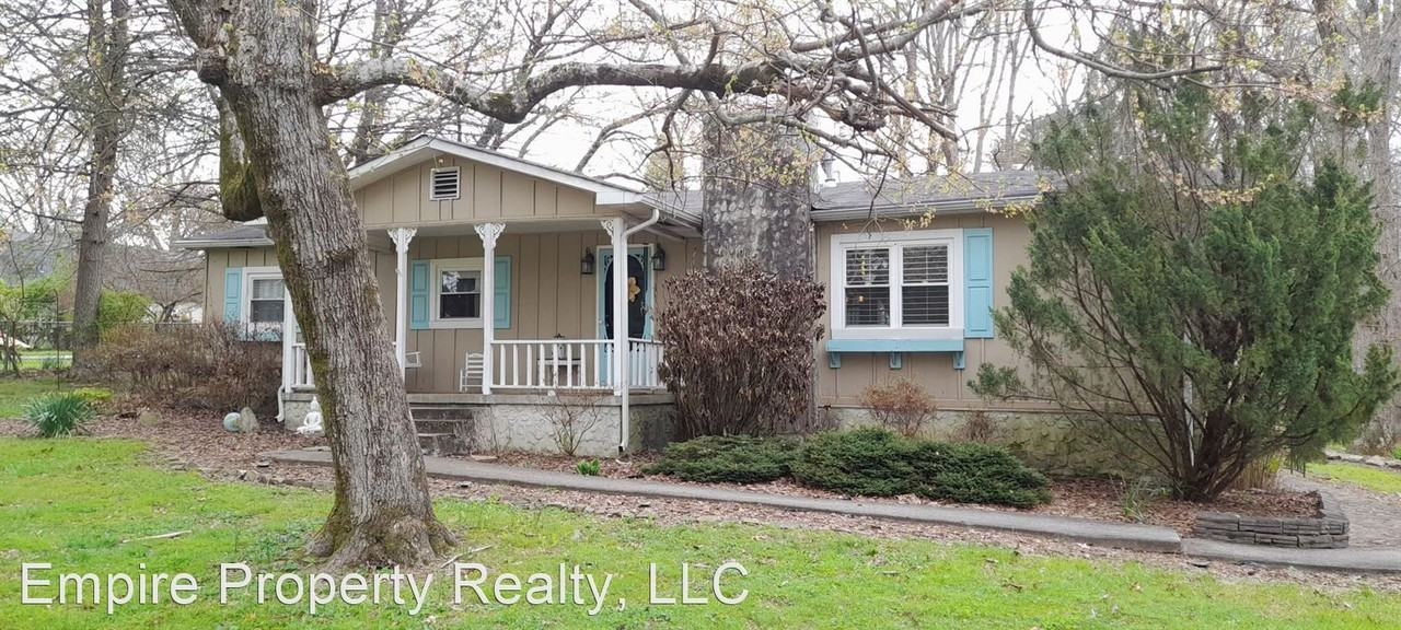 3008 Edgewood Dr - Photo 2 of 4