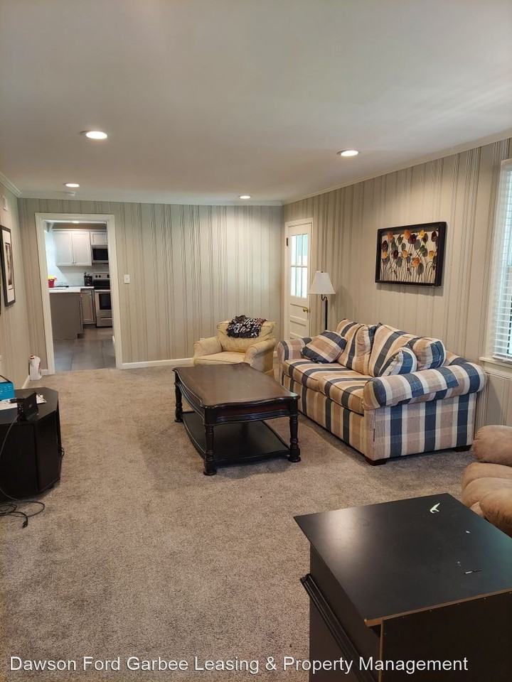 1723 Spottswood Place - Photo 2 of 15