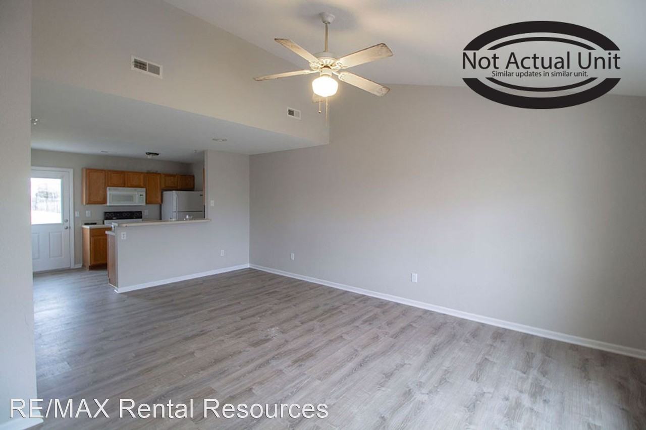 1321 Godas Dr - Photo 3 of 30