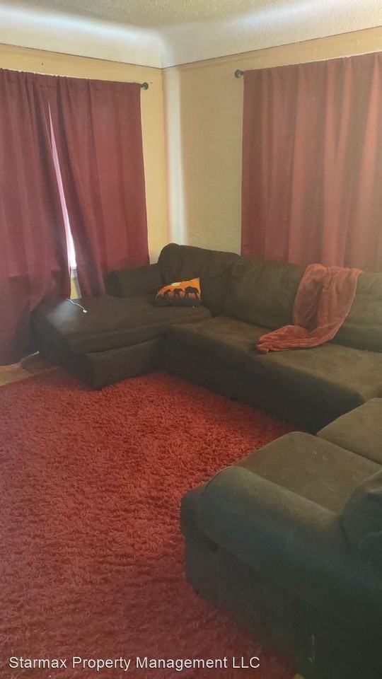 1427 Washburn Ave N - Photo 2 of 7