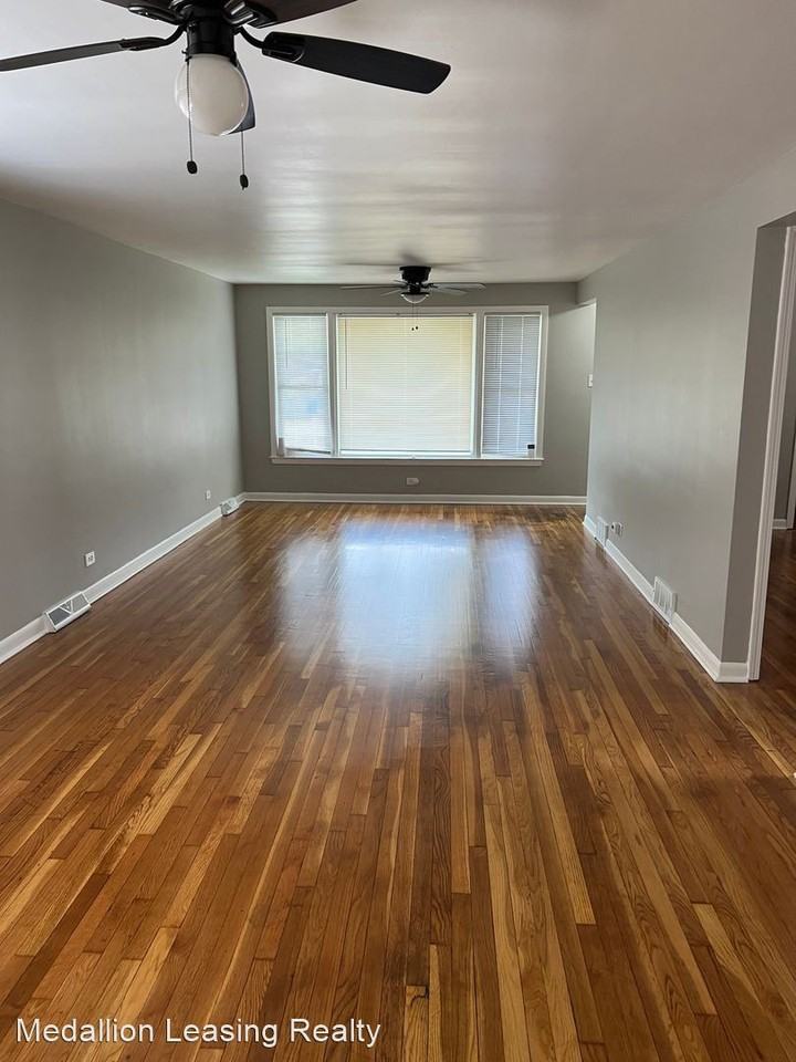 12917 S Green St - Photo 2 of 20