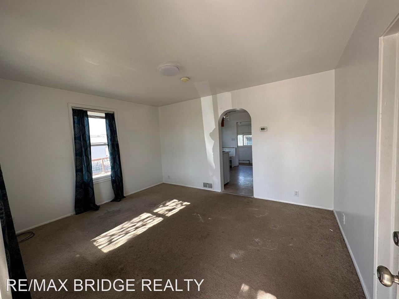 2133 W 3500 N - Photo 3 of 23