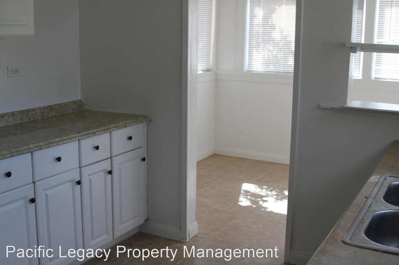 616 Hollister St - Photo 3 of 3