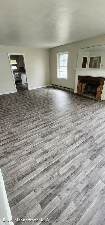 426 Pulaski St - Photo 2 of 6