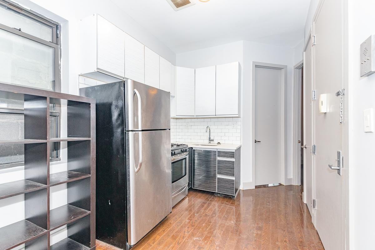 26 Wilson Ave #2L - Photo 4 of 11
