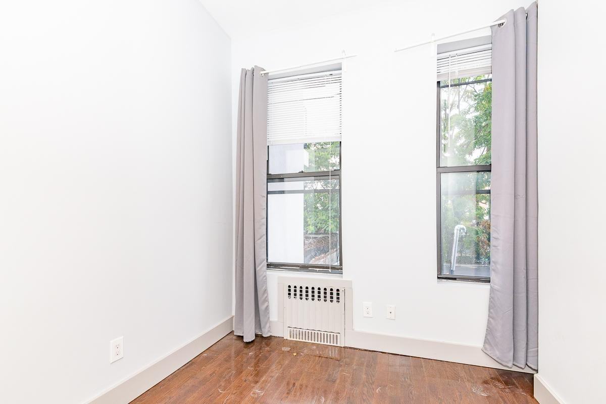26 Wilson Ave #2L - Photo 7 of 11