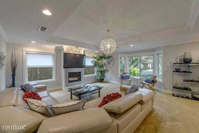 764 Almarida Dr - Photo 3 of 17