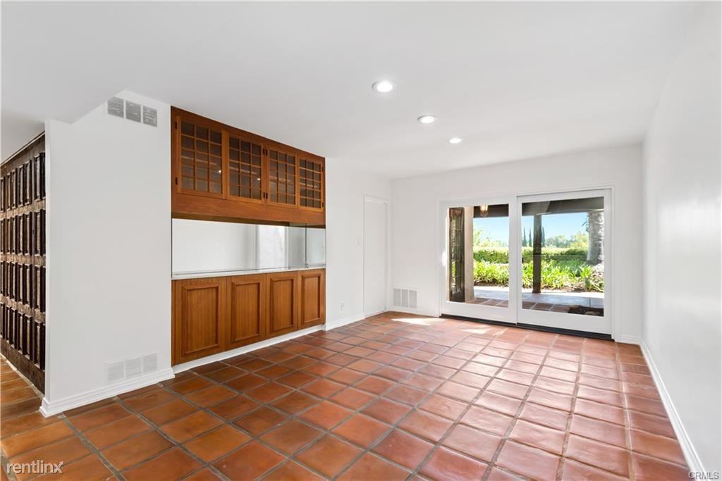 5350 Round Meadow Rd - Photo 2 of 10