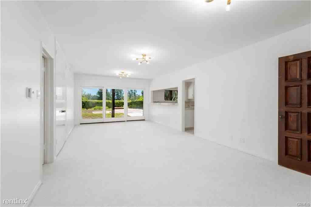 5350 Round Meadow Rd - Photo 3 of 10