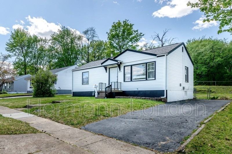 3329 Marmary Ln - Photo 3 of 30