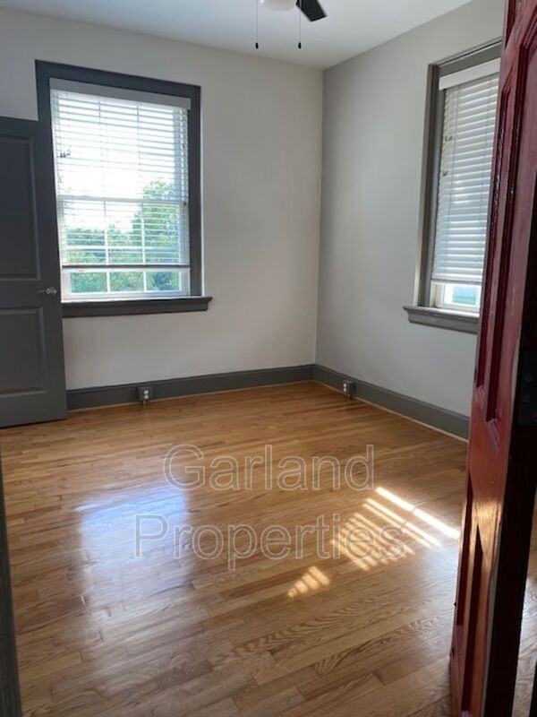 821 Salem Ave Sw #203 - Photo 3 of 8