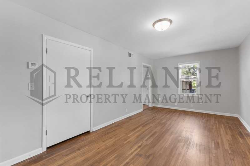 1817 S Catherine St - Photo 5 of 15