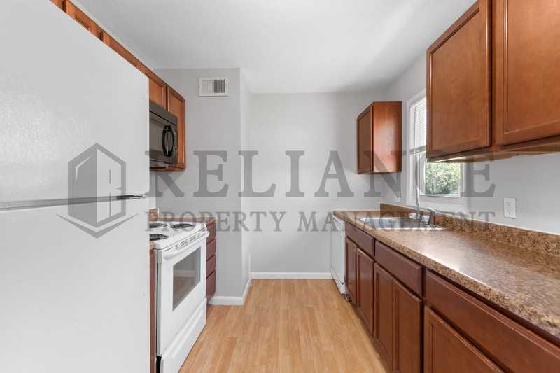 1817 S Catherine St - Photo 6 of 15