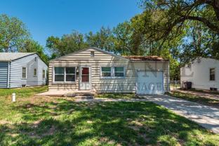 1122 S Quentin St - Photo 1 of 1